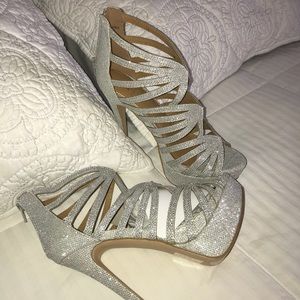 Silver sparkly cutout  heels  👠 💎 size 9